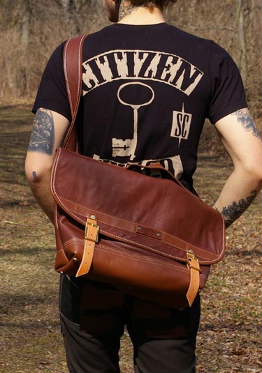 Oil-Tanned Leather Messenger Bag