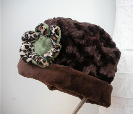 Velvet Fabric Hat With Fower Brooch