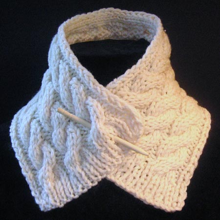 Cable-Knit Scarflette