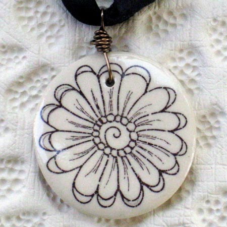 Daisy Porcelain Pendant