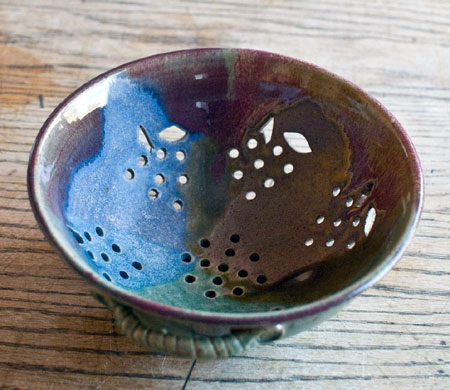 Stoneware Fruit Colander